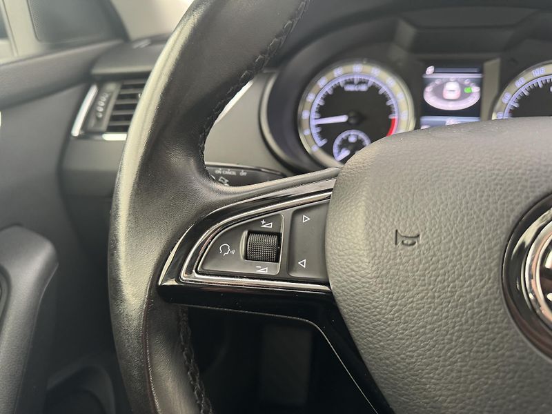 Škoda Octavia 1.6tdi*85kw*Manuál*Kůže*LED* - fotka 18 z 34