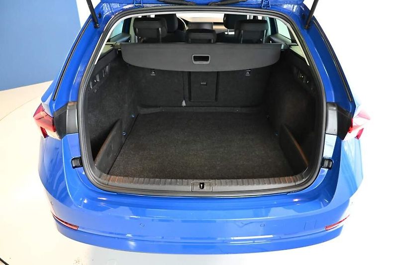 Škoda Octavia (2022) 2.0 4x4 DSG LED ACC TOUR Virtu - fotka 8 z 39