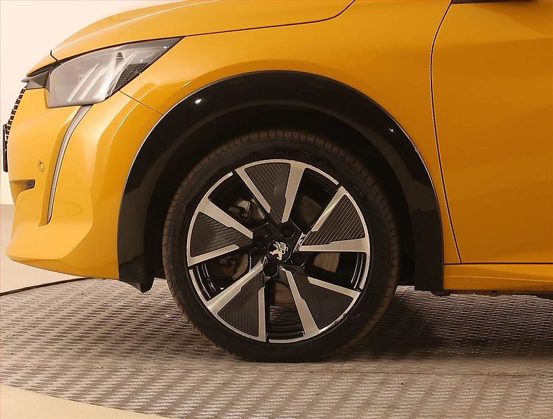 Peugeot 208 (2020) 50 kWh, SoH 84%, Automat - fotka 15 z 26
