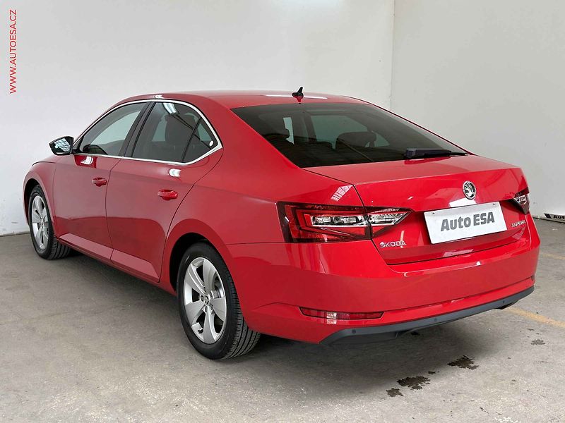 Škoda Superb (2018) 2.0 TDi, ČR, Ambition, xenon - fotka 6 z 19