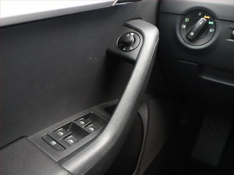 Škoda Octavia (2014) 1.6 TDI, Tempomat - fotka 13 z 13