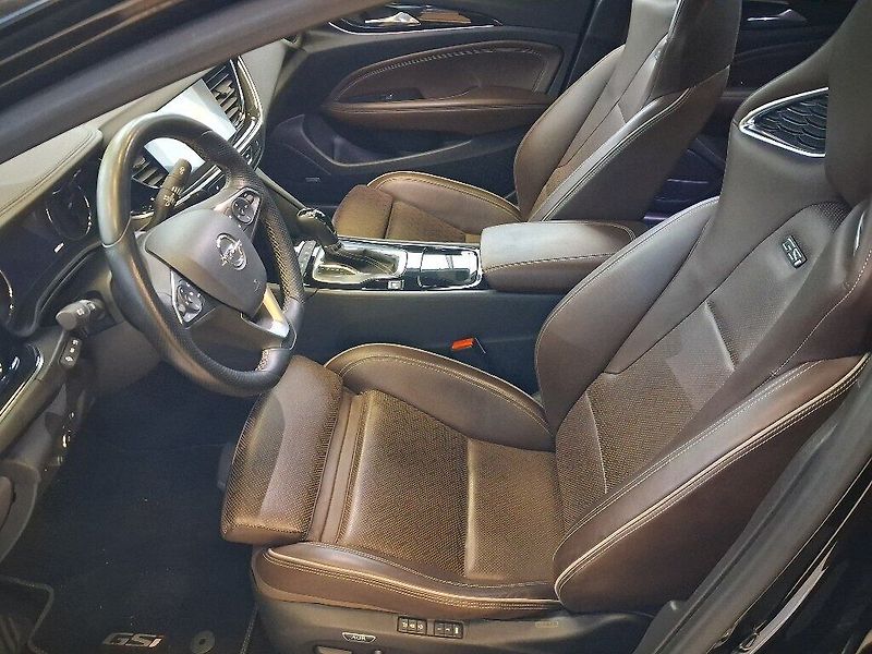 Opel Insignia 2.0T 191 KW GSI 4x4 - fotka 7 z 14