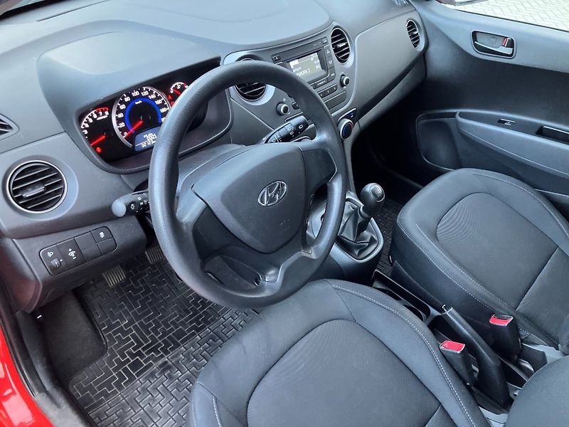 Hyundai i10 (2019) 1.0 FAMILY CLUB KLIMA 1.MAJ.ČR - fotka 17 z 22
