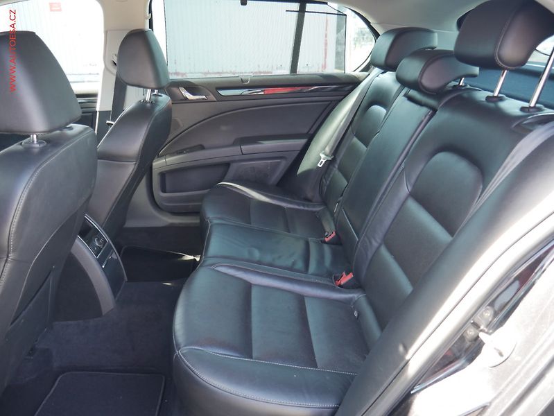 Škoda Superb (2013) 2.0 TDi, 1.maj,ČR, Elegance - fotka 10 z 23