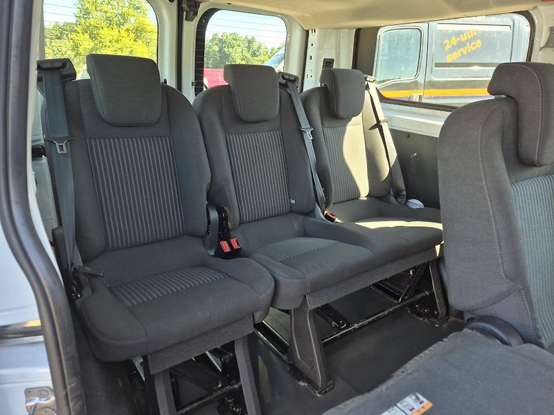 Ford Transit Custom (2014) 2.2 Tdci 9 míst  - fotka 18 z 22