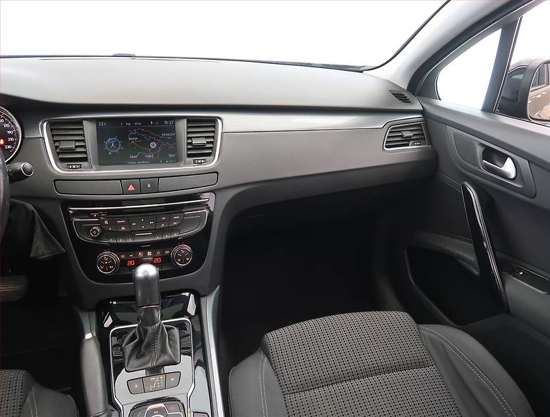 Peugeot 508 (2012) 2.0 HDi, Automat, po STK - fotka 8 z 21