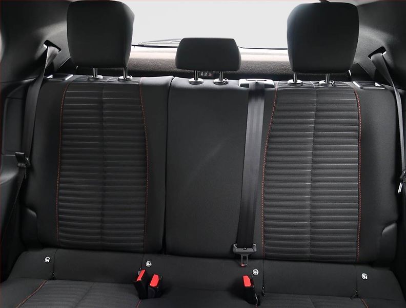Peugeot 2008 (2021) Active 50 kWh, SoH 90% - fotka 10 z 22