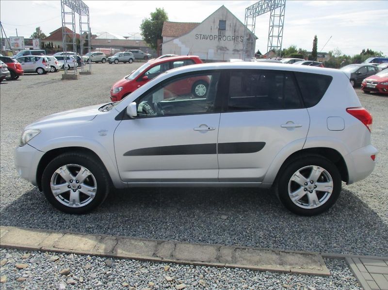 Toyota RAV4 2,2 D, 4x4, aut klima,kamera, - fotka 8 z 34