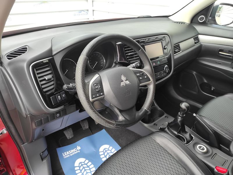 Mitsubishi Outlander 2.2D 110kW 6 st. MAN 4X4 7Míst - fotka 16 z 44