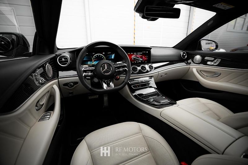 Mercedes-Benz Třídy E (2022) AMG E63 S 4MATIC 450kW - fotka 25 z 56
