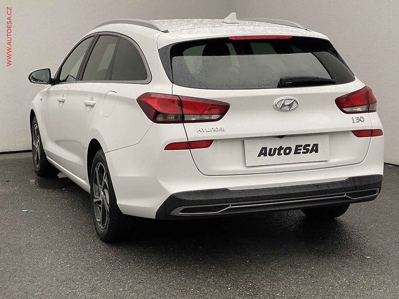 Hyundai i30 (2023) 1.5T-GDi, ČR, AT, LED, kamera - fotka 6 z 18