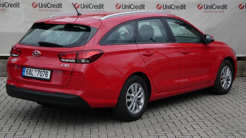 Hyundai i30 Kombi 1,0 T-GDI Trikolor - fotka 3 z 22
