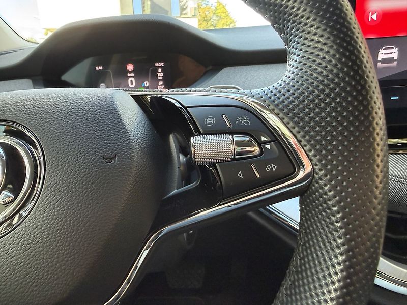 Škoda Enyaq 82 kWh / LOFT / Matrix LED/ Te - fotka 33 z 43