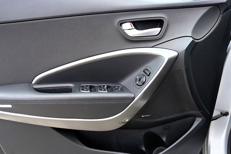 Hyundai Santa Fe 2.2 CRDi 4WD/Style/4x4/CZ - fotka 16 z 50