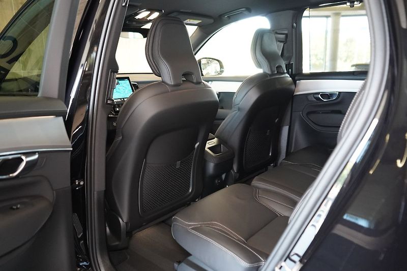 Volvo XC90 B5 PLUS Black Edition, Vzduch - fotka 42 z 49