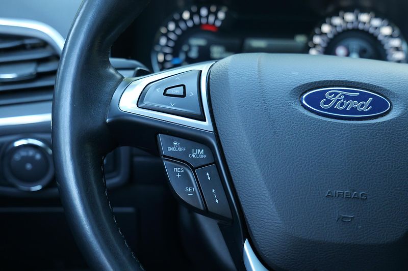 Ford S-MAX 2.0 Kůže Panorama 7 míst Tažné - fotka 27 z 52