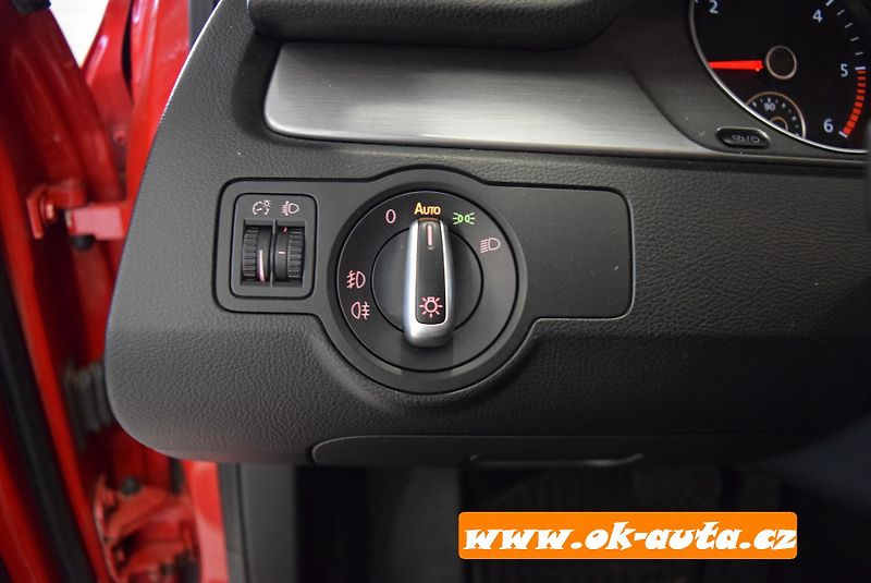 Volkswagen Passat 2.0 TDI DSG PRAVIDELNÝ SERRVIS - fotka 35 z 45