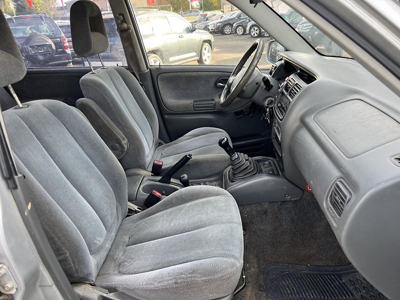 Suzuki Grand Vitara XL-7 2.7i V6 127kw 4x4 TAŽNÉ  - fotka 20 z 22