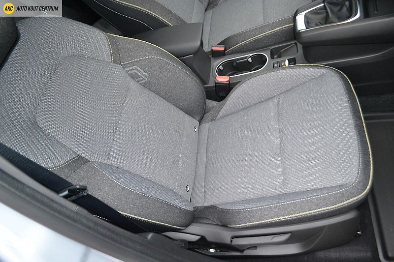 Renault Captur techno mild hybrid 140 - fotka 11 z 52