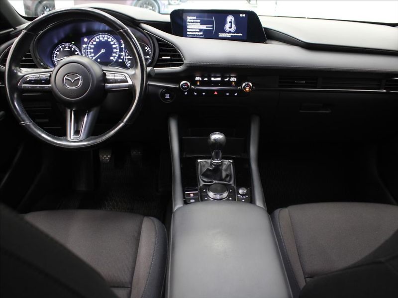 Mazda 3 2,0 G120 PLUS 1.maj. 6L-Zár. - fotka 8 z 22