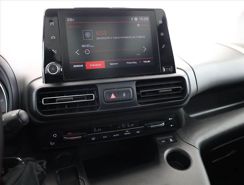 Citroën Berlingo (2019) Feel 1.5 BlueHDi, 5Míst, ČR - fotka 10 z 20