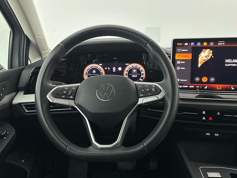Volkswagen Golf Life DSG - fotka 18 z 29