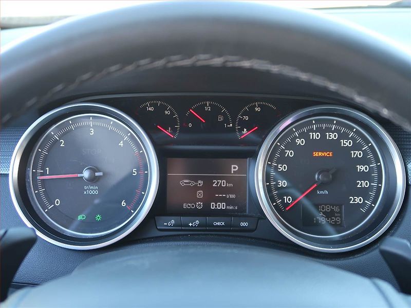 Peugeot 508 (2017) Allure 2.0 BlueHDi, Automat - fotka 11 z 19