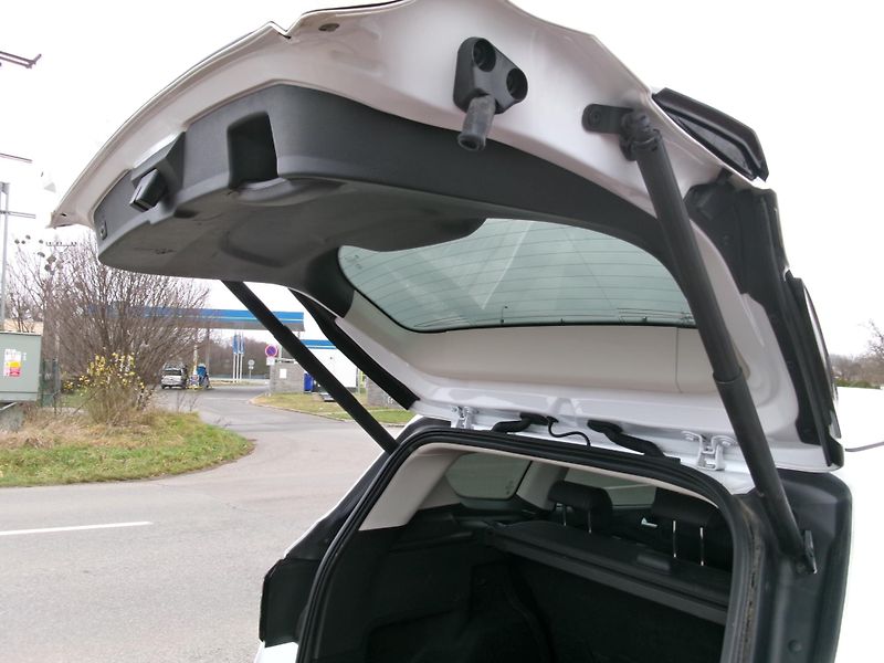 Ford Kuga (2019) 2,0TDCi TITANIUM Plus AWD ČR - fotka 14 z 39