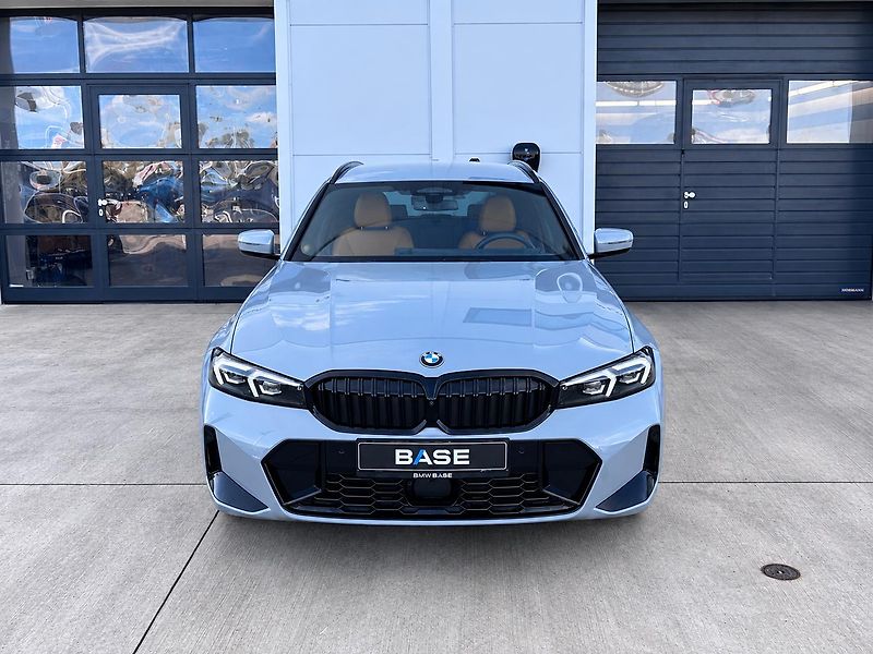 BMW Řada 3 320d xDrive M-Sport Touring - fotka 2 z 31