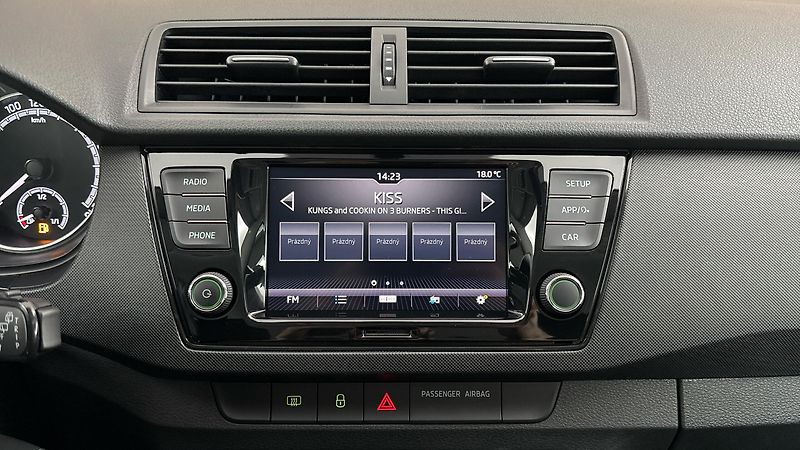 Škoda Fabia 1.0 TSI Ambition Combi - fotka 11 z 23