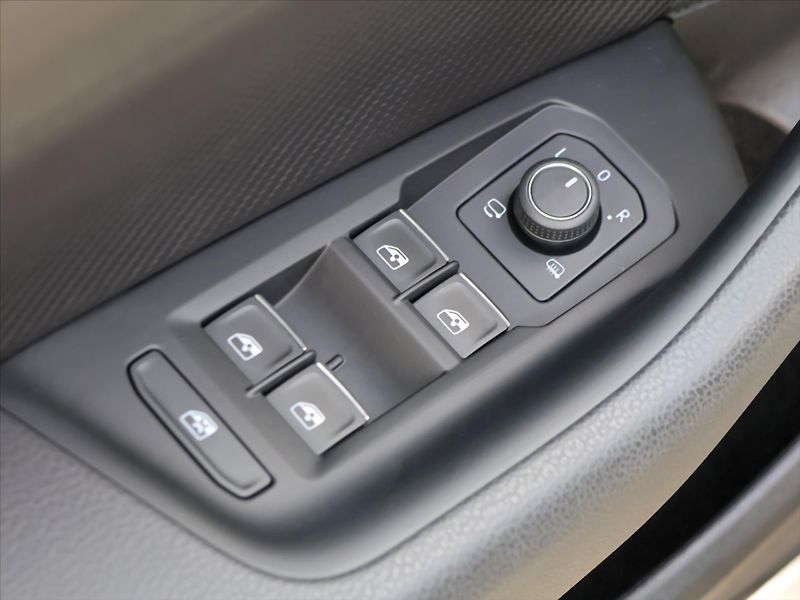 Volkswagen Arteon 2,0 TSI R 235kW 4Motion DSG DP - fotka 16 z 41