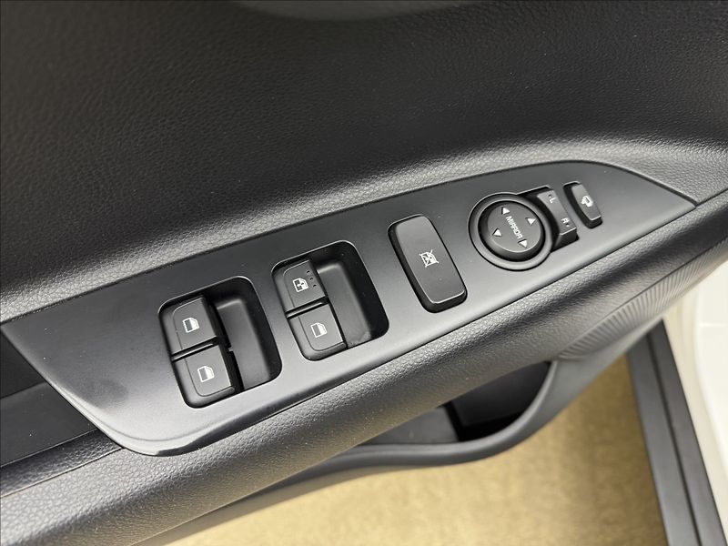 Kia Stonic 1,4 i SERVIS KAMERA 2X KOLA ČR - fotka 26 z 37