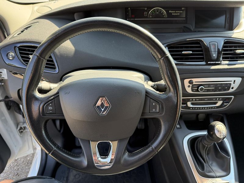 Renault Scénic 1.2 TCe - fotka 18 z 22