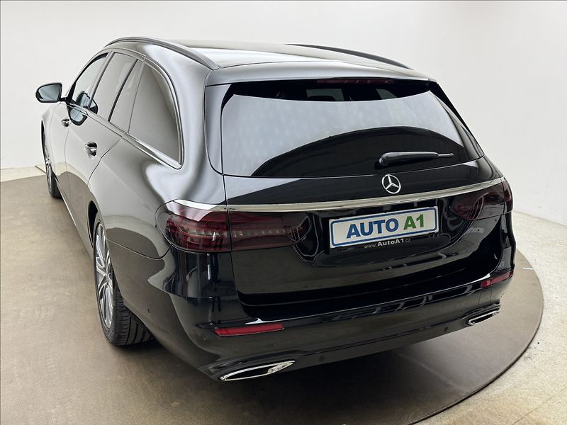 Mercedes-Benz Třídy E 2,9 400d 4MATIC AMG LED 360° - fotka 6 z 44