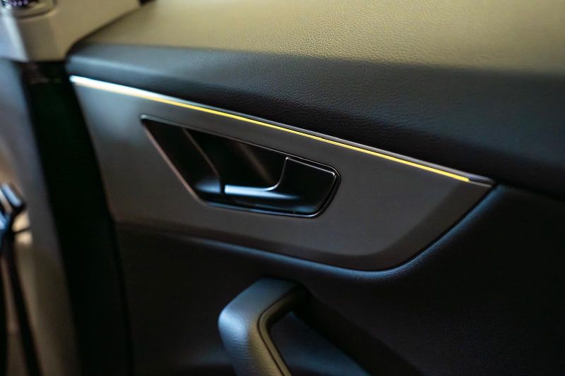 Audi Q8 55 TFSI e 250 kW, QUATTRO, DPH - fotka 33 z 38