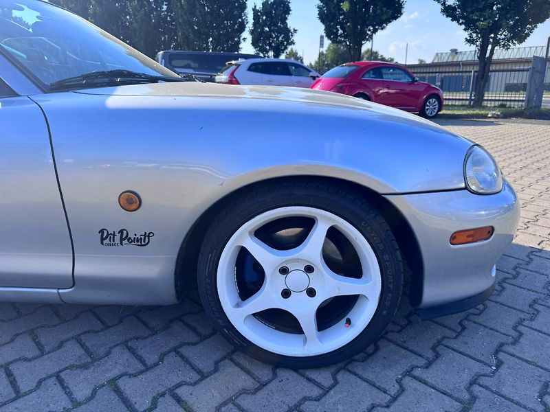 Mazda MX-5 (2000) NB 1,8 107 KW SVOR 6Q - fotka 16 z 45