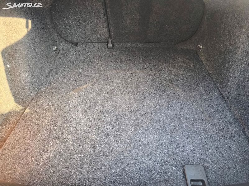 Volkswagen Jetta 1,9TDI BEZ DPF,KRÁSNÁ,220T.KM - fotka 5 z 29