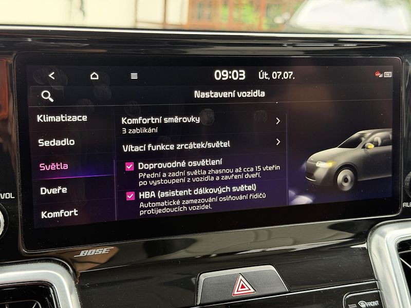 Kia Sorento 2.2 CRDi SCR 4x4 8DCT Top - fotka 18 z 42