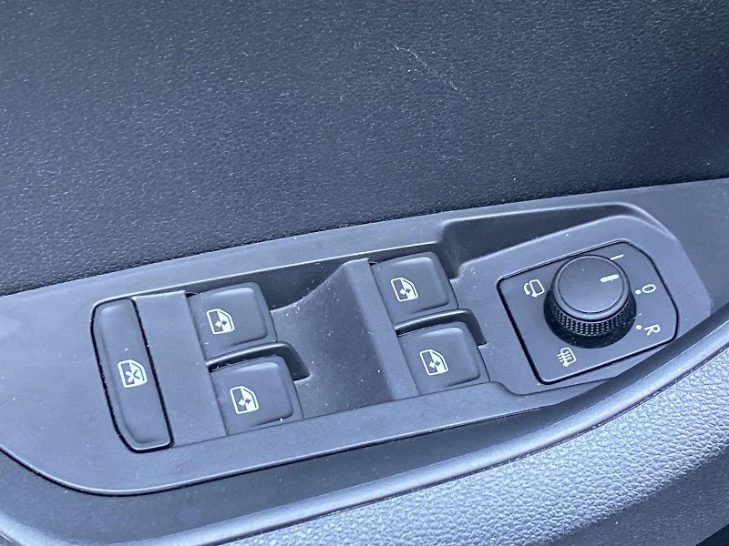 Škoda Karoq (2025) 2.0 TDI 4x4 DSG Sportline - fotka 24 z 39