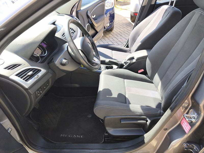 Renault Mégane (2009) 1,616V 81kW 6-ti kvalt!! - fotka 18 z 28