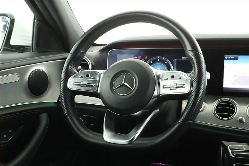 Mercedes-Benz Třídy E (2018) E 220 d 4MATIC - fotka 17 z 21