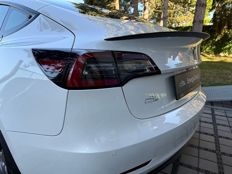 Tesla Model 3 Performance - fotka 8 z 39