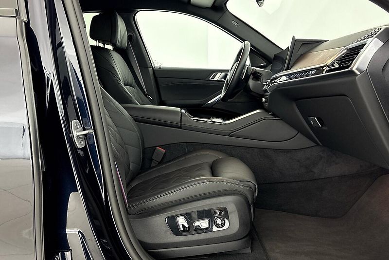 BMW X6 xDrive40d - fotka 14 z 26