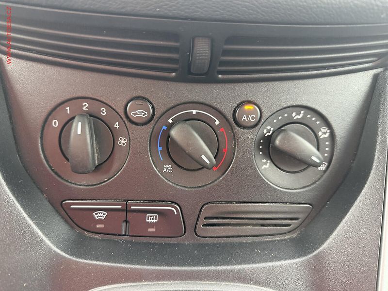 Ford Grand C-MAX (2011) 2.0 TDCi, AC, TZ - fotka 15 z 16