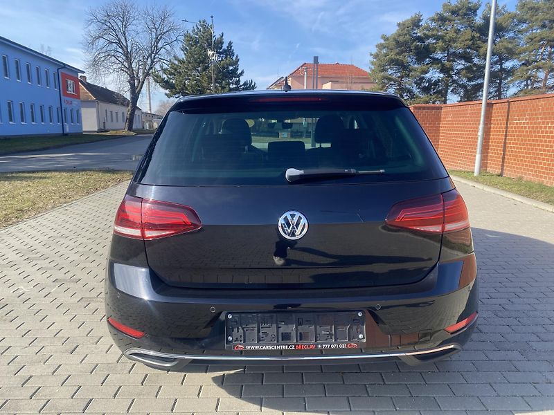 Volkswagen Golf 1.6TDi,PLNÁ VÝB.SUPER STAV!! - fotka 4 z 48