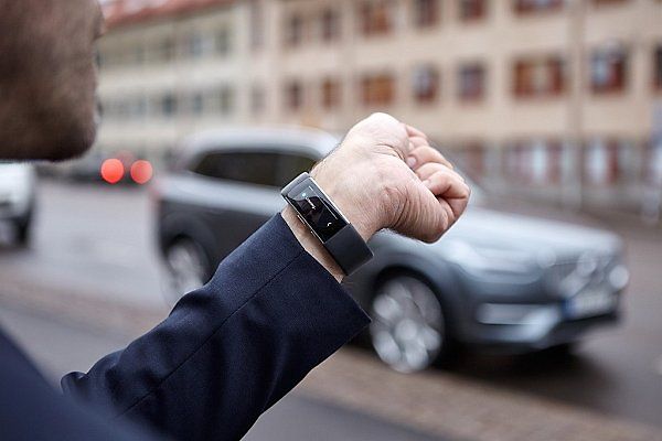 Volvo představilo dálkové hlasové ovládání.