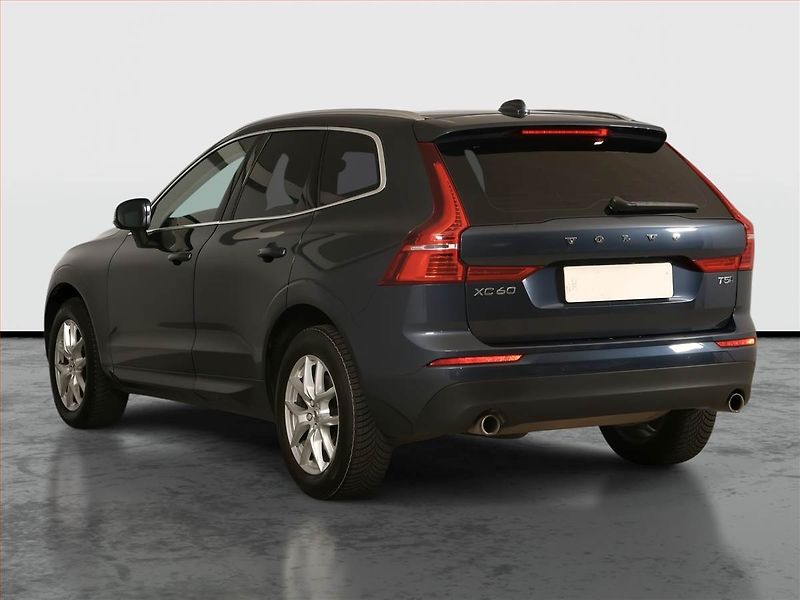 Volvo XC60 (2019) Summum B5 AWD - fotka 4 z 22