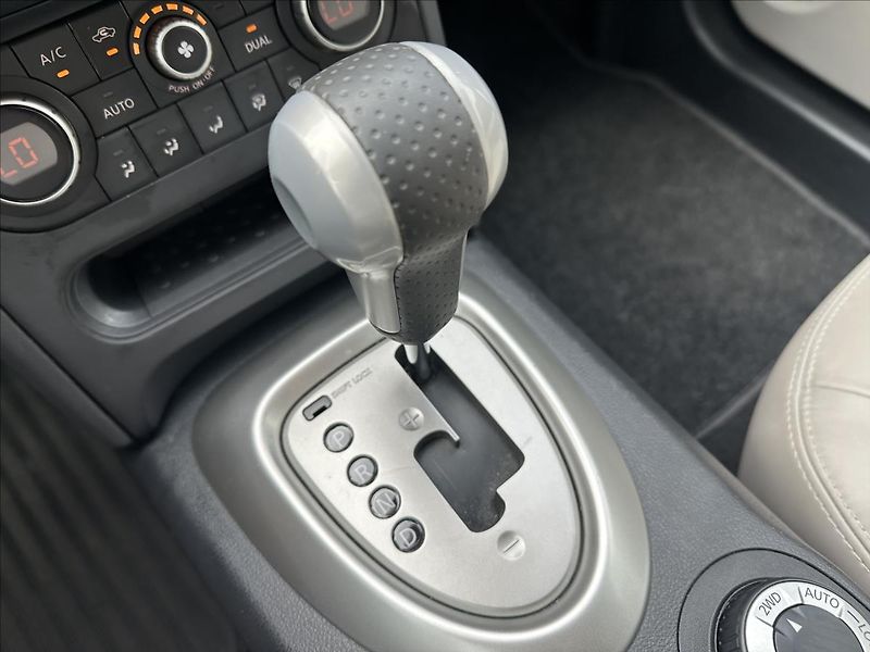 Nissan Qashqai 2,0 4x4 AUTOMAT TEKNA - fotka 17 z 37
