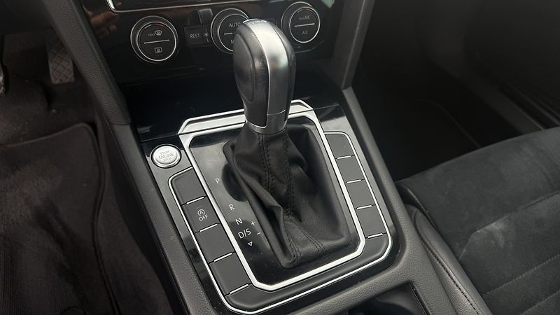 Volkswagen Passat (2018) 2.0 TDI DSG 110KW 144 TIS KM  - fotka 17 z 27