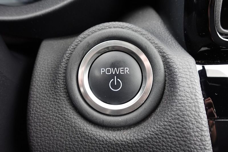 Toyota Yaris Cross 1,5 HEV Style - fotka 29 z 33